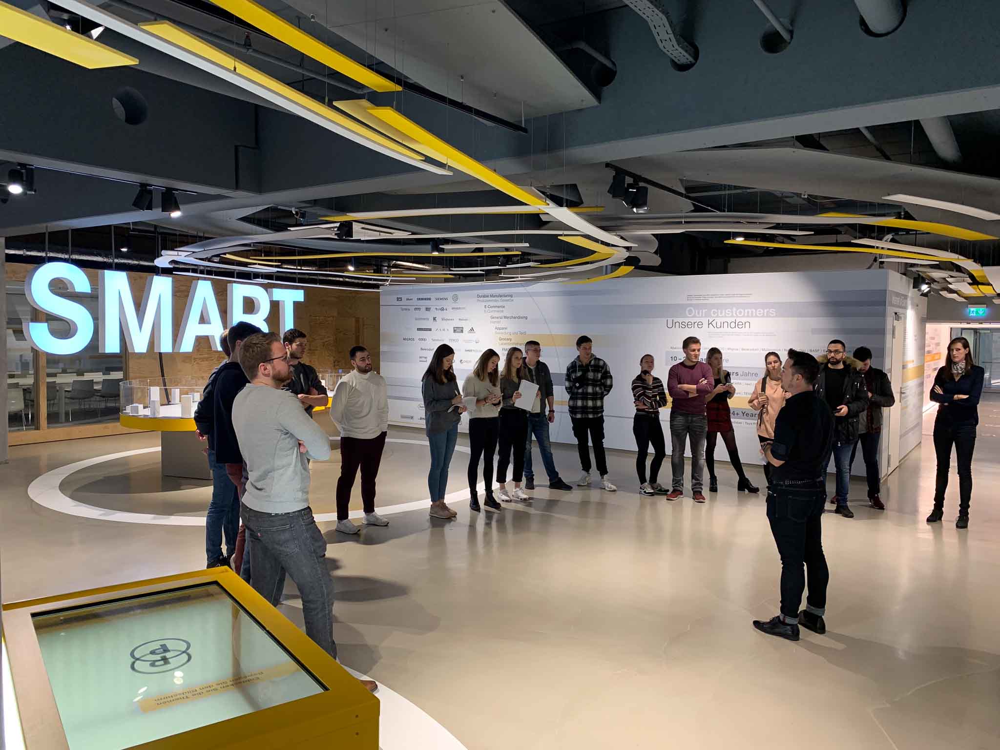 Exkursion der Studierenden bei einem Unternehmen